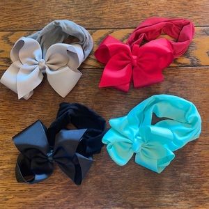 Stretchy band bows